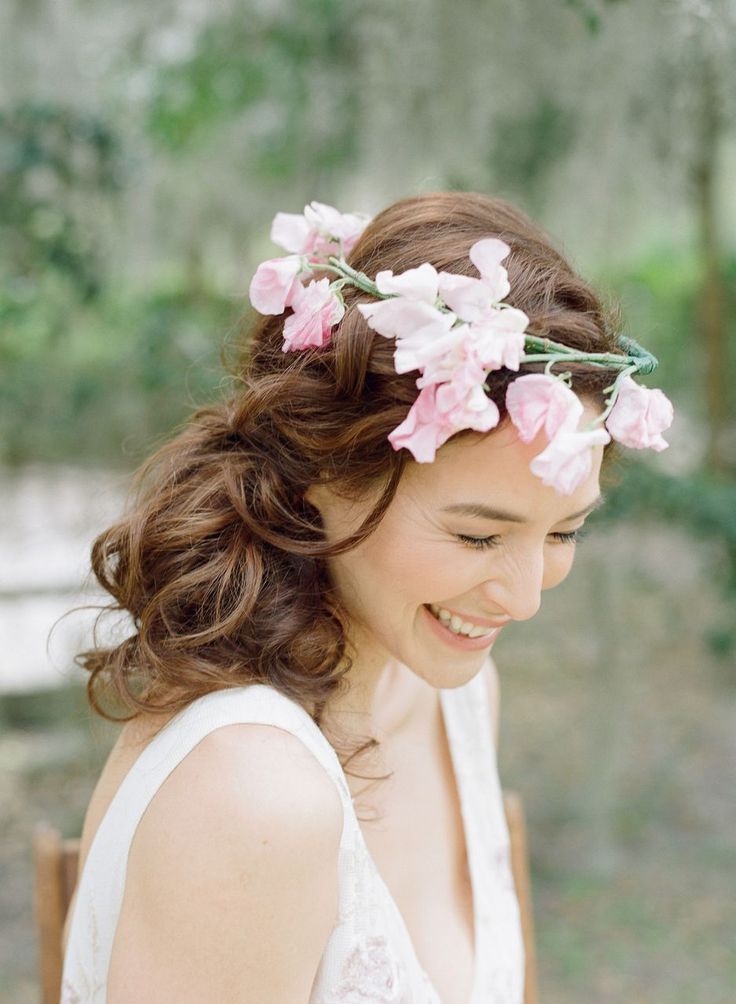 "I Want to be Told 'You're So Cute♡'! Recommended Bangs Arrangements for Brides"にて紹介している画像