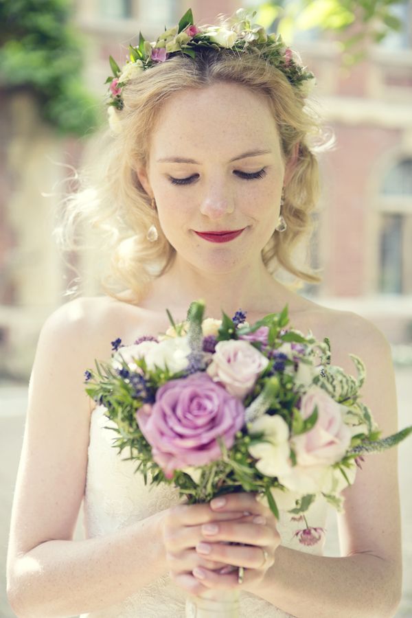 "I Want to be Told 'You're So Cute♡'! Recommended Bangs Arrangements for Brides"にて紹介している画像