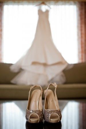 Capture Your Story: A Collection of Must-Take Photos in the Bridal Room for Stunning Wedding Photography♡にて紹介している画像