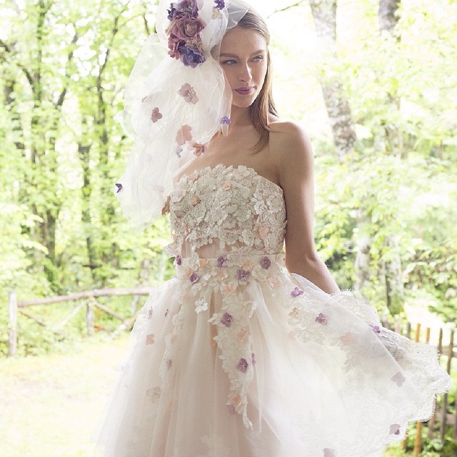 Spotlight on 'Delafore': The Newly Launched Wedding Dress Brand Known for Its Stunning Bridal Apron Designs!にて紹介している画像