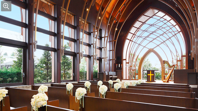 Recommended for Discerning Brides: 5 Elegant Wooden Chapels for a Mystical Wedding Ceremonyにて紹介している画像