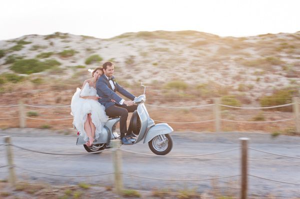 Feeling like a Roman Holiday? ♡ A Super CUTE VESPA Wedding Photo Collection♡にて紹介している画像