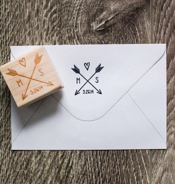 "Create a Unique Logo Just for Two: A Collection of Initial Stamp Designs Perfect for Weddings*"にて紹介している画像