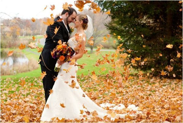 Autumn Leaves: Perfect for Fall Weddings - Capture Limited-Season Wedding Photos You Can Only Take Now! ♡にて紹介している画像