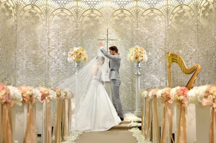 ピュアで純粋な気持ちになれる♡見渡す限り真っ白の、可愛すぎる純白チャペル４選＊にて紹介している画像