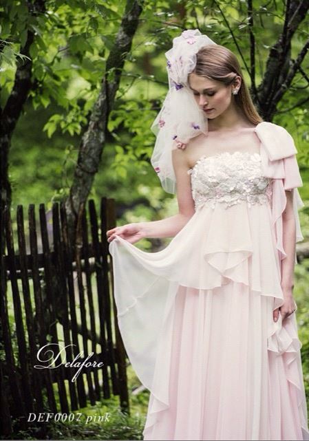 Spotlight on 'Delafore': The Newly Launched Wedding Dress Brand Known for Its Stunning Bridal Apron Designs!にて紹介している画像