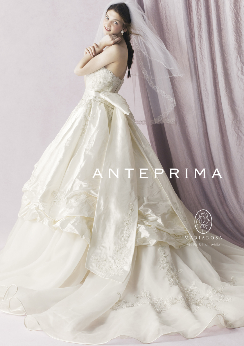 "Antipast's Latest Collection: Discover the Enchanting Dresses that Make Every Woman Shine♡ Check Out the New Collection!"にて紹介している画像