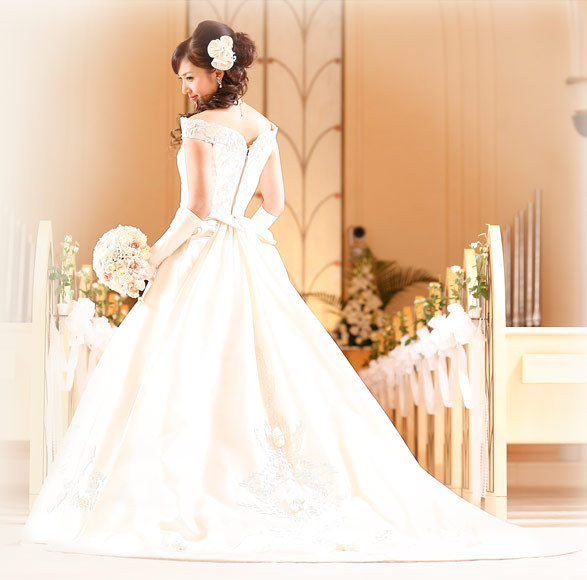 DFW限定！ディズニーで結婚式をする人だけが着れる＊プリンセスデザインのオリジナルドレスまとめ♡にて紹介している画像