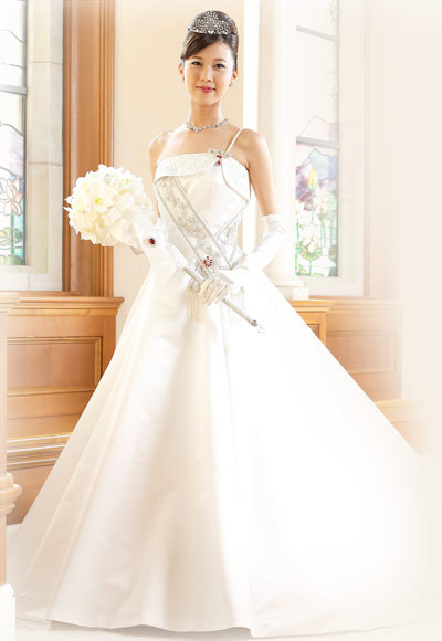 DFW限定！ディズニーで結婚式をする人だけが着れる＊プリンセスデザインのオリジナルドレスまとめ♡にて紹介している画像