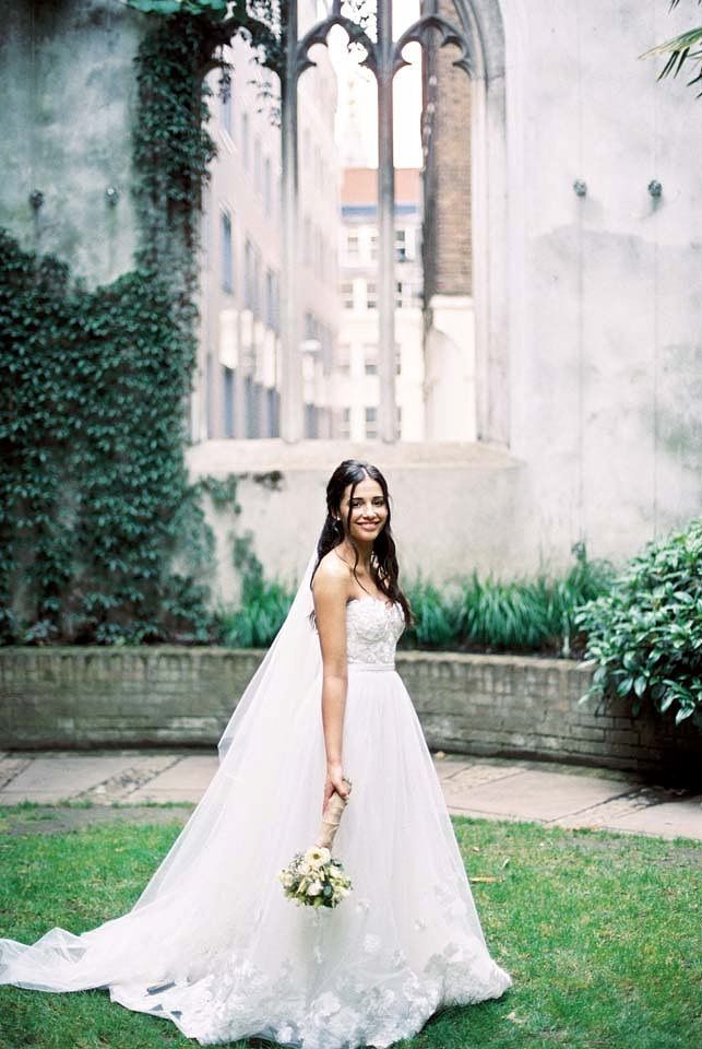 NYで大注目ブランド♡贅沢なクチュール感が魅力の『ミラ・ズウィリンガー』のドレスまとめ＊にて紹介している画像