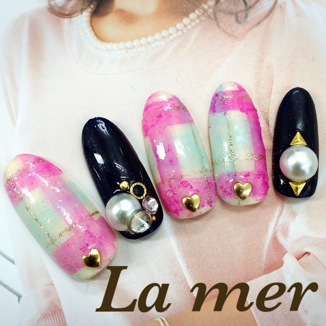 Perfect for Autumn and Winter: The Adorable Comfort of "Blanket Nails" for Warm Fingertips♡にて紹介している画像
