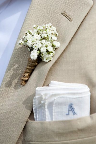 How to Choose? ♡ A Collection of Stylish Suit Looks with Boutonnieresにて紹介している画像