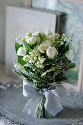 The Ultimate Combination of Ribbons and Flowers! The Bouquet Handle Features an Adorable "Twisted Bow Ribbon"! ♡にて紹介している画像