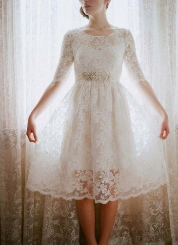 "Knee-Length Dresses: Cute and Adorable ♡ Flaunt Your Feminine Charm with a Light and Airy Silhouette!"にて紹介している画像