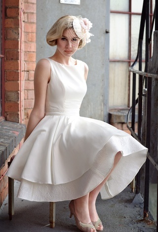 "Knee-Length Dresses: Cute and Adorable ♡ Flaunt Your Feminine Charm with a Light and Airy Silhouette!"にて紹介している画像