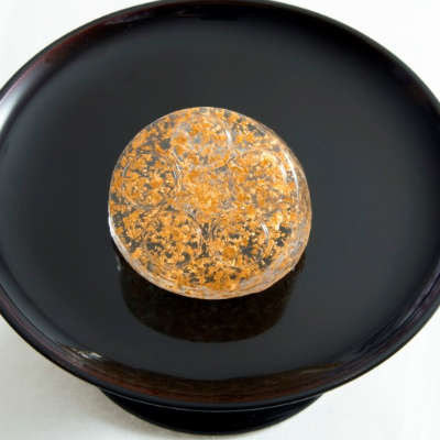 "Like a Fine Japanese Sweets: The Artistic Beauty of Kanazawa's Kaga Rakugan Soap!"にて紹介している画像