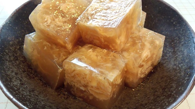 "Like a Fine Japanese Sweets: The Artistic Beauty of Kanazawa's Kaga Rakugan Soap!"にて紹介している画像