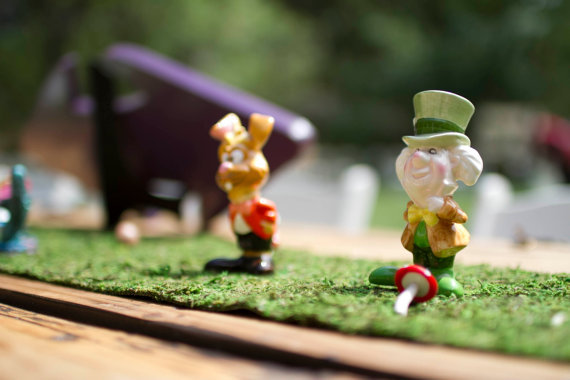 Elevate Your Table Setting: A Stylish Table Runner Catalog Inspired by Chic Overseas Weddings♩にて紹介している画像