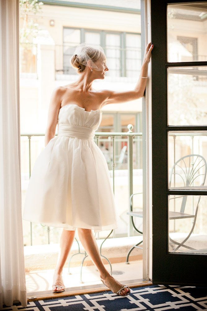 "Knee-Length Dresses: Cute and Adorable ♡ Flaunt Your Feminine Charm with a Light and Airy Silhouette!"にて紹介している画像