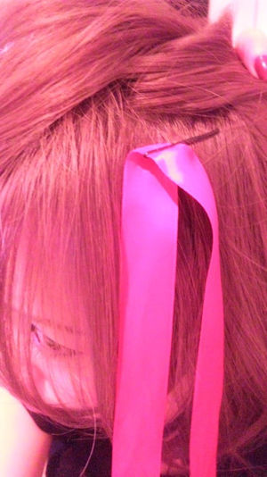 "The Ultimate Guide to Adorably Cute♡ Ribbon Braid Hairstyles with Step-by-Step Videos!"にて紹介している画像