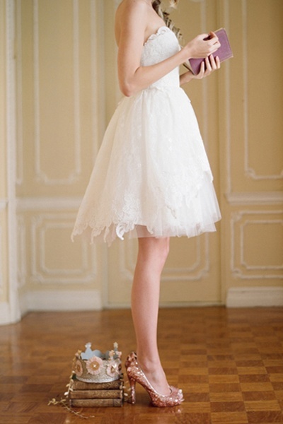 "Knee-Length Dresses: Cute and Adorable ♡ Flaunt Your Feminine Charm with a Light and Airy Silhouette!"にて紹介している画像