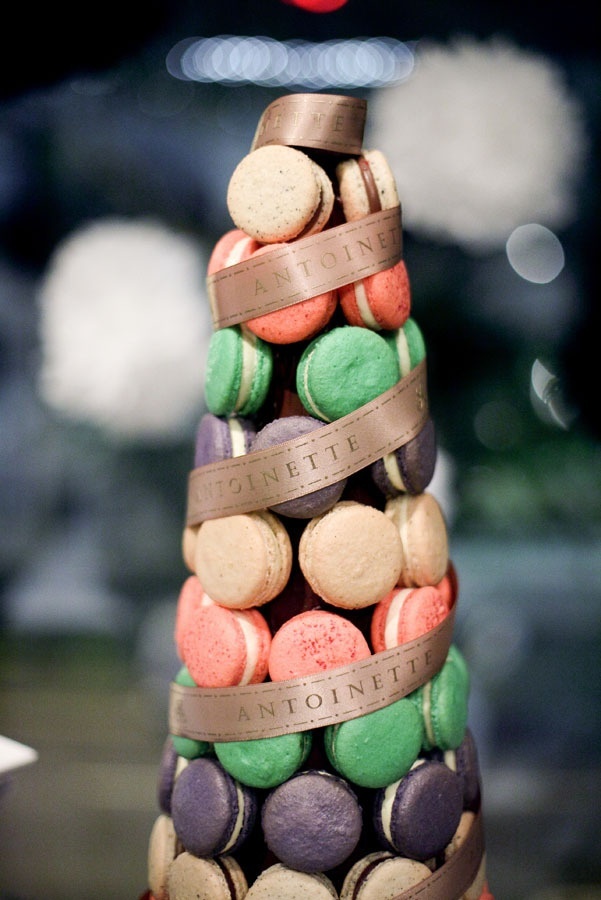 Chic and Adorable Macaron Tower: Brighten Up Your Party with Delightful Sweets! ♡にて紹介している画像