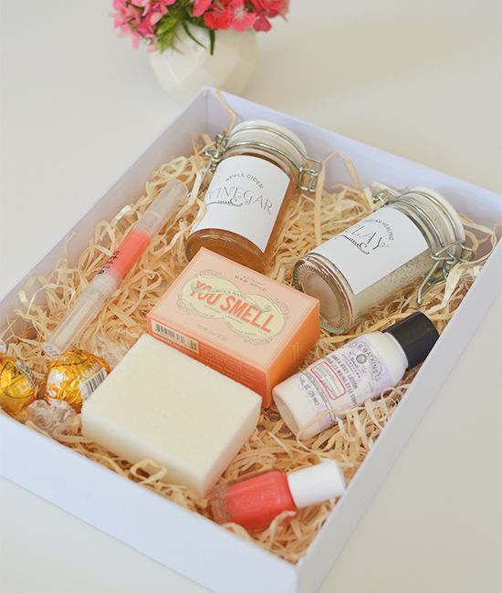 A Classic for Destination Brides! Do You Know About the 'Bridesmaid Box' to Give When Asking Someone to Be a Bridesmaid?にて紹介している画像