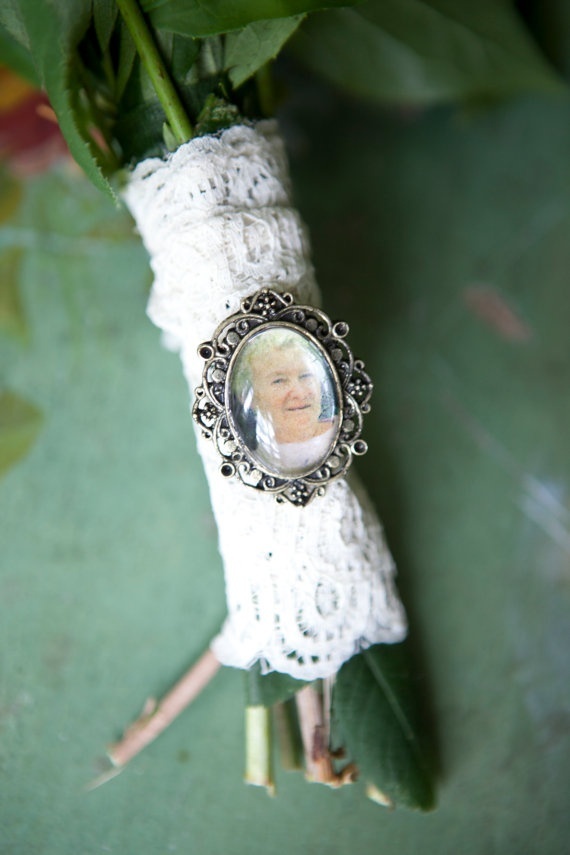 みんなに見守られて幸せなwedding♡家族の写真を使ったブーケチャームが素敵♡にて紹介している画像