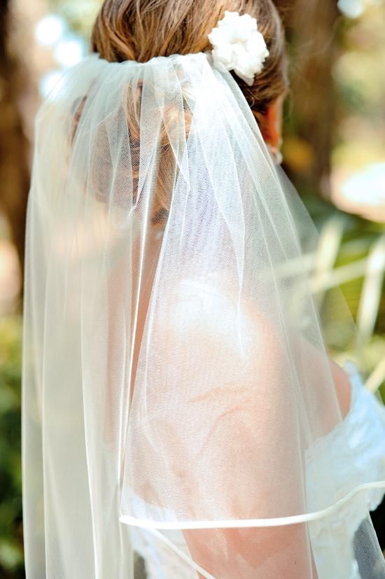 "Charming Updo with Veil: A Collection of Classical and Adorable Princess-Like Inspirations"にて紹介している画像