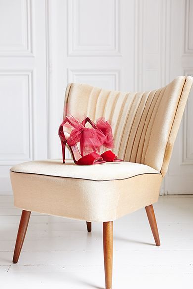 最高の1日には、最高の靴を♡ブライダルシューズに大人気『ジミー・チュウ』のお靴って、一体おいくら？にて紹介している画像