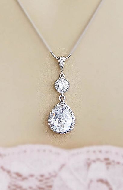"How to Dress Like a Real Princess: Tips for Styling Princess Line Dresses ♡"にて紹介している画像