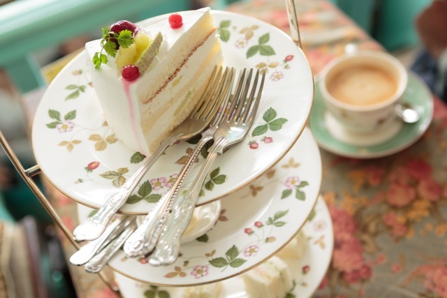 Adorable Red Apples♡ Exciting Collaboration Items of "Afternoon Tea × Snow White" That Will Make Your Heart Flutter*にて紹介している画像