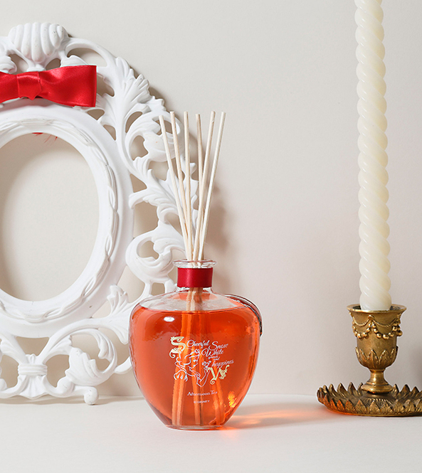 Adorable Red Apples♡ Exciting Collaboration Items of "Afternoon Tea × Snow White" That Will Make Your Heart Flutter*にて紹介している画像