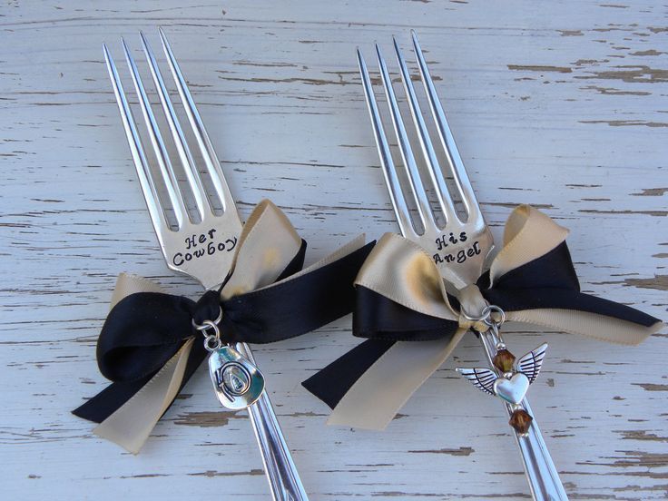 披露宴＆前撮りで人気♡新郎新婦でいっしょに身に着けたい『おそろいアイテム』特集＊にて紹介している画像