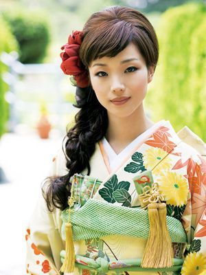 Perfect Updos for Traditional Japanese Attire: Recommended Hair Arrangements for Wedding Ceremoniesにて紹介している画像