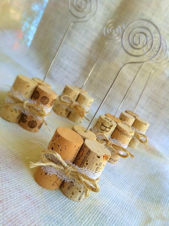 "Don't Waste It! A Special Feature on Adorable Wedding Items Crafted from Used Wine Corks♡"にて紹介している画像