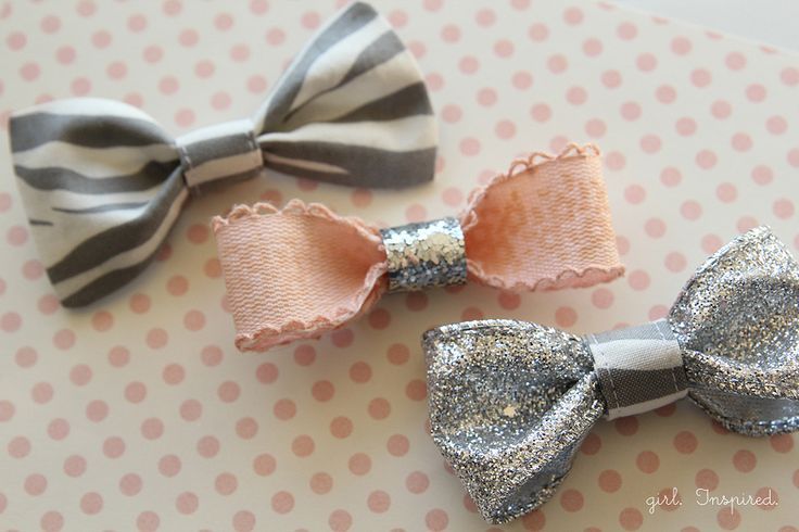 Overflowing with Cuteness: 10 Lovely Ribbon-Adorned Wedding Cakes!にて紹介している画像