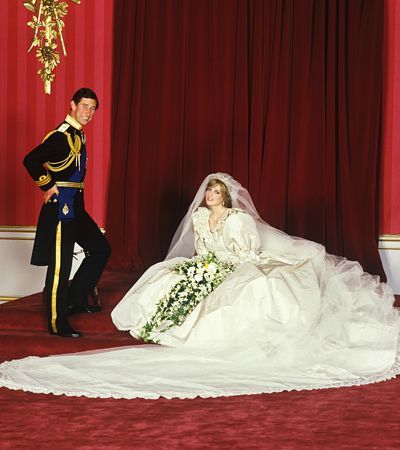 "How to Choose the Perfect Dress for a Classic and Elegant Bridal Look Inspired by Royal Weddings!"にて紹介している画像