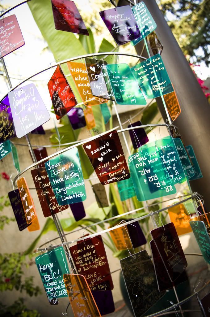 Capture Your Guests' Hearts: A Collection of Stylish Guest Book Design Ideas ♩にて紹介している画像