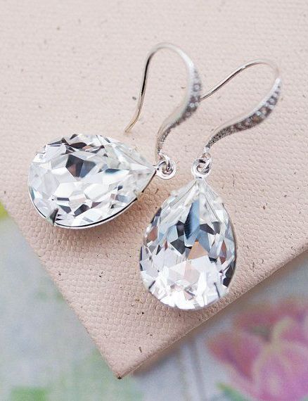 Dreaming of It, Yet Feeling the Hurdle: Tips for Styling the Ideal Mermaid-Line Dress ♡にて紹介している画像