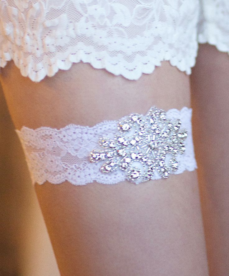 Sexy & Romantic: The Enchanting Garter Belt of the Happy Bride's Good Luck Charm ♡にて紹介している画像