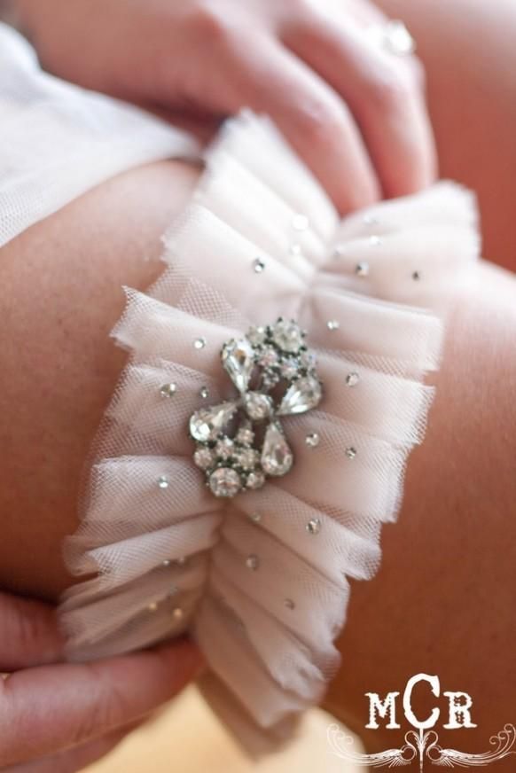 Sexy & Romantic: The Enchanting Garter Belt of the Happy Bride's Good Luck Charm ♡にて紹介している画像
