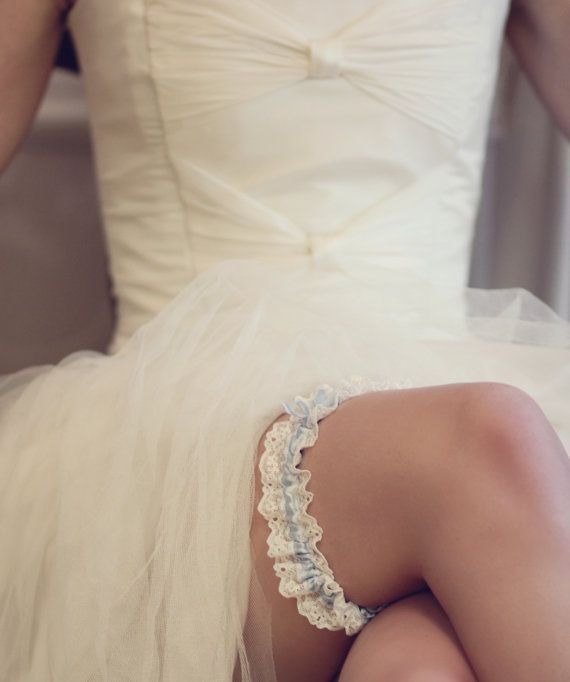 Sexy & Romantic: The Enchanting Garter Belt of the Happy Bride's Good Luck Charm ♡にて紹介している画像