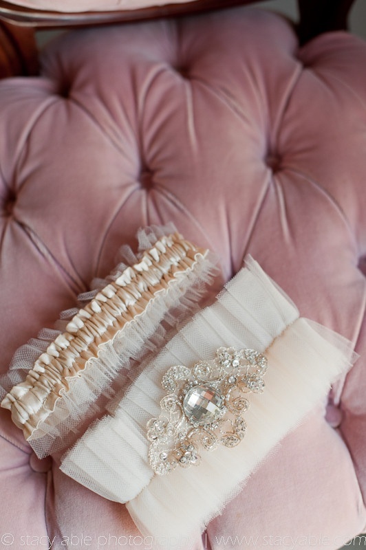 Sexy & Romantic: The Enchanting Garter Belt of the Happy Bride's Good Luck Charm ♡にて紹介している画像