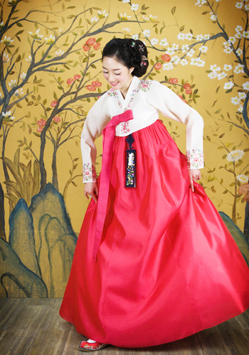 Discover the World's Most Proud Wedding Dresses: A Collection of Adorable and Unique Styles♡にて紹介している画像