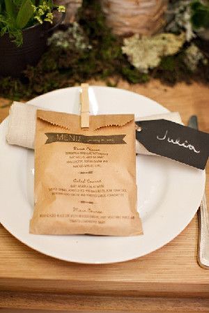 "Adding Glamour and Deliciousness to the Table: 11 Adorable Menu Designs"にて紹介している画像