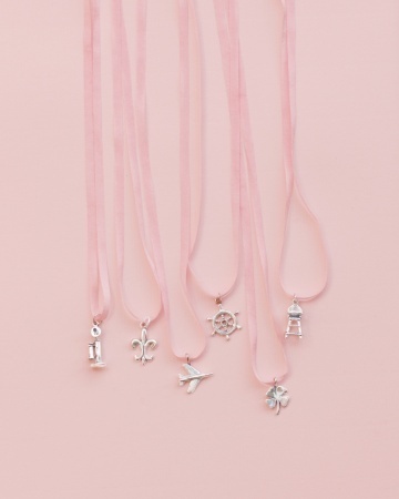 海外の伝統行事！ウェディングケーキにチャームを隠す”ケーキプルズ”が可愛くて素敵♡にて紹介している画像