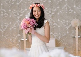 広瀬すずさんに、松井愛里さん♡ゼクシィガールは、その時代その時代の愛されアイコン！ハッピーオーラ全開まといかたを、お勉強しましょ♩