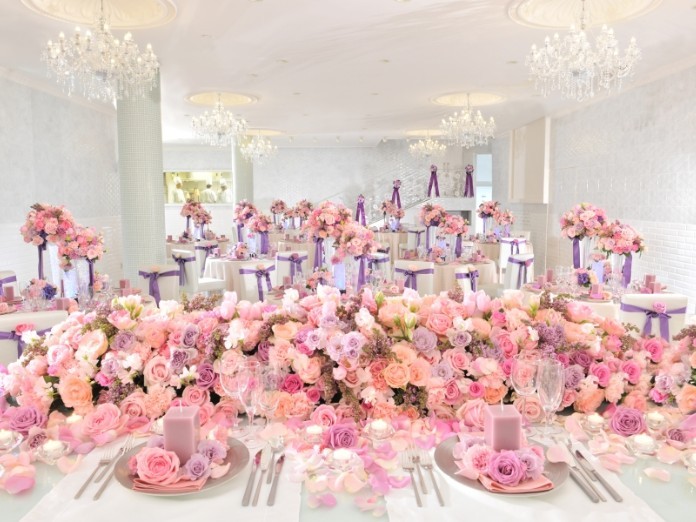 5 Stylish Churches with Chapels for an Unforgettable Wedding Ceremony ♡にて紹介している画像