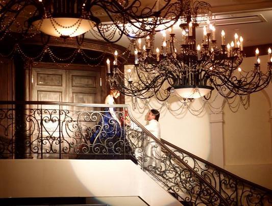 5 Stylish Churches with Chapels for an Unforgettable Wedding Ceremony ♡にて紹介している画像